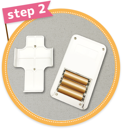step2:センサーに電池を入れ、専用フォルダーで壁や柱に取り付けます